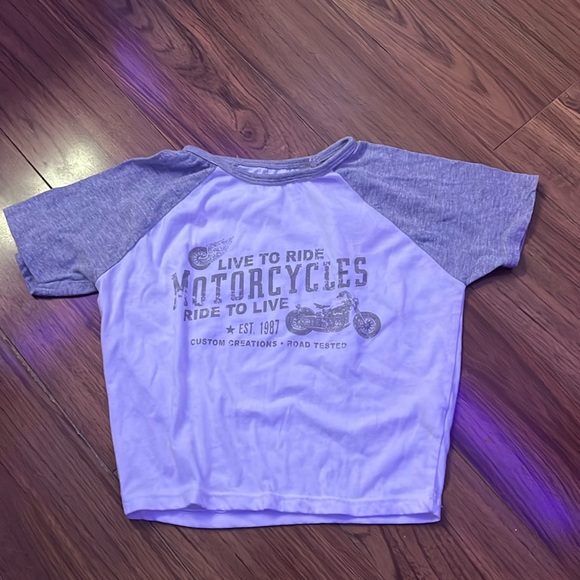 grey/white motercycle cropped t shirt. - Picture 1 of 1